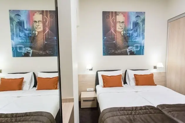 Tek Büyük veya İki Ayrı Yataklı Oda