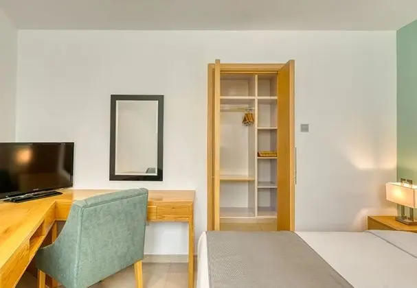 Classic One-Bedroom with Soluna Beach Club access
