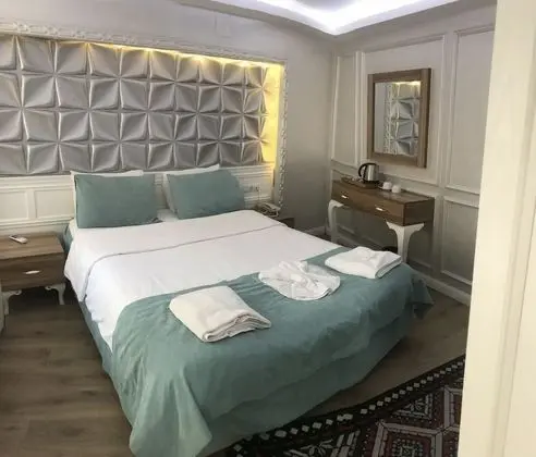 Üç Kişilik Oda