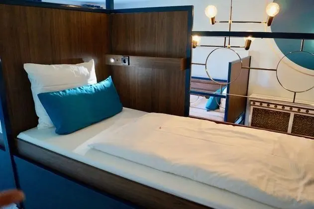 De Luxe 6/7 Beds Dorm shared