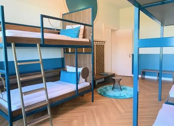 De Luxe 6/7 Beds Dorm shared