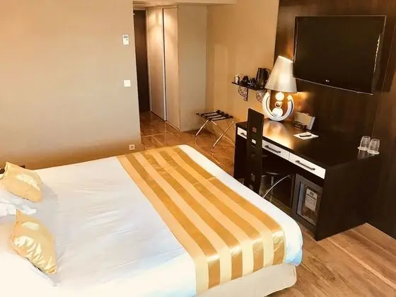 Luxury Tek Büyük Yataklı Oda