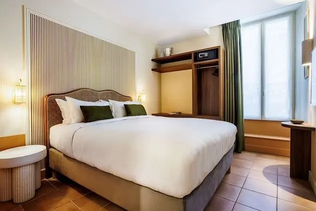Classic Oda, 1 Büyük (Queen) Boy Yatak, Sigara İçilmez (Twin bed on request)