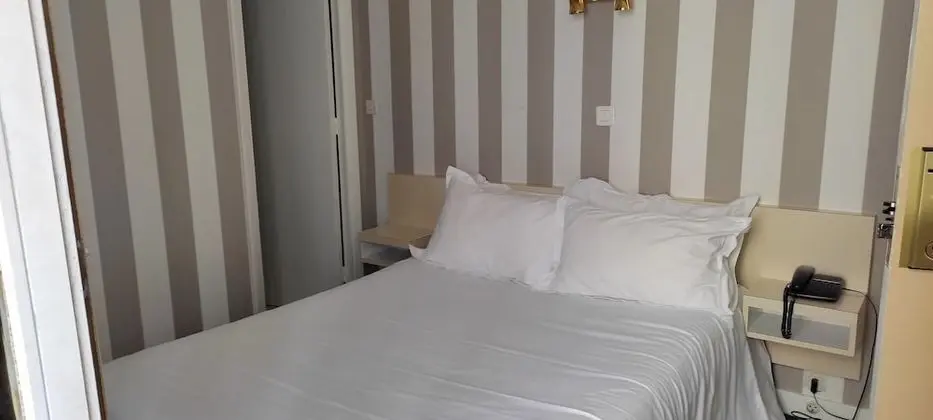 Superior Tek Büyük Yataklı Oda