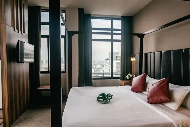 Express Suite, City View