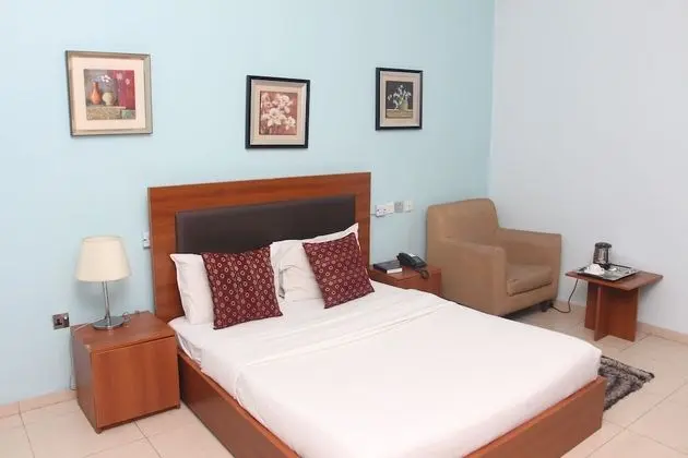 Alcove Room