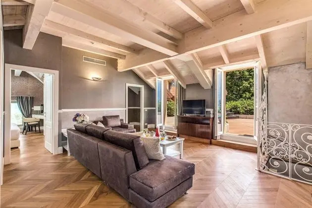 Çatı Katı Süiti (Penthouse) (Suite)
