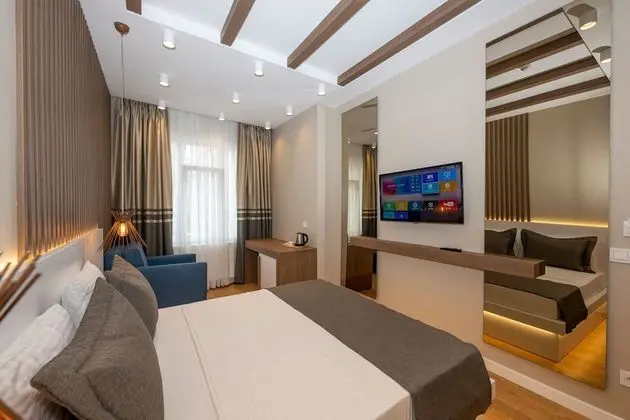 Deluxe Tek Büyük Yataklı Oda