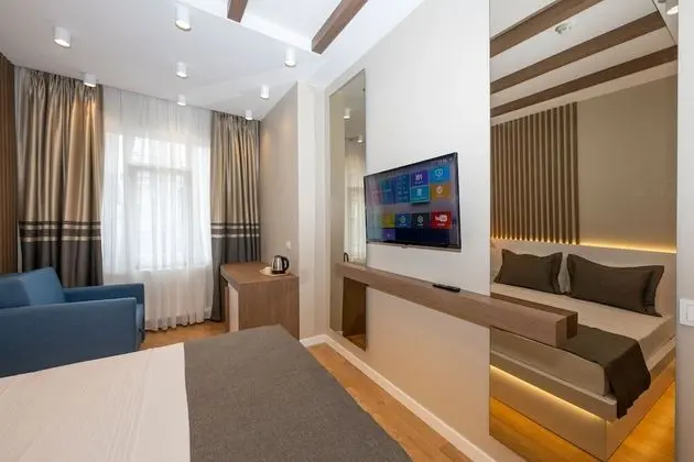 Deluxe Tek Büyük Yataklı Oda