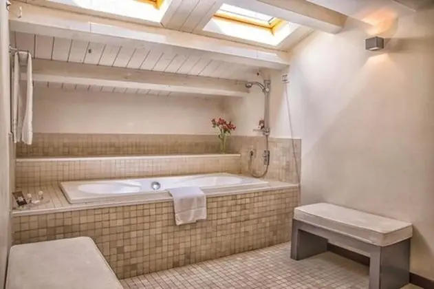 Romantic Tek Büyük Yataklı Oda