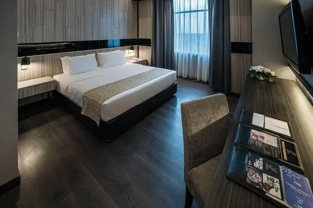 Grand Superior Room