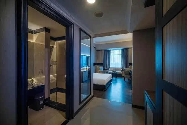 Grand Superior Room