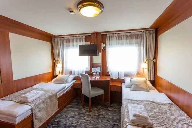 Standard Cabin, 2 Twin Beds