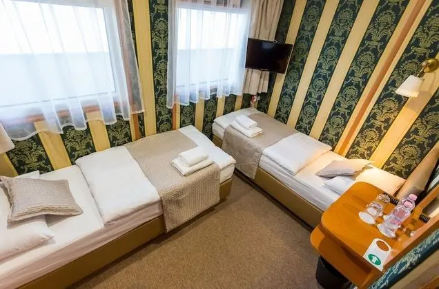 Standard Cabin, 2 Twin Beds, River View