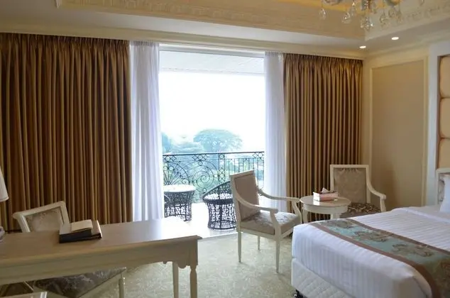 Deluxe Room with Balcony
