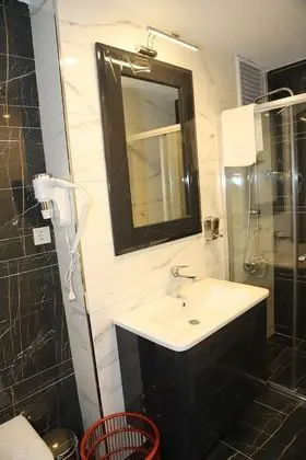 Deluxe Üç Kişilik Oda