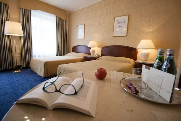 Classic Tek Büyük Yataklı Oda