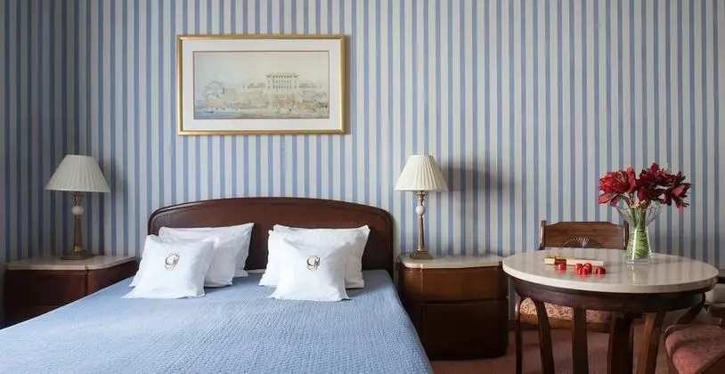 Classic Tek Büyük Yataklı Oda