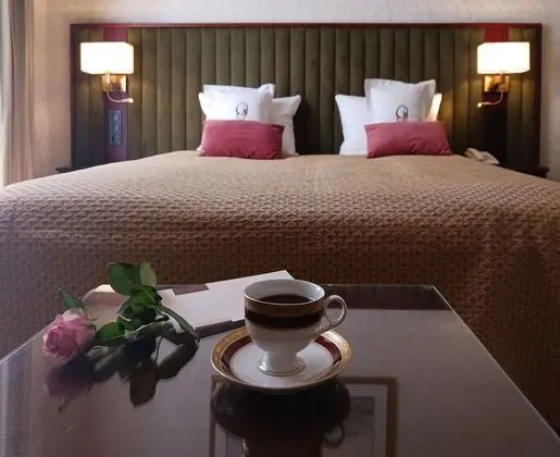 Classic Tek Büyük Yataklı Oda