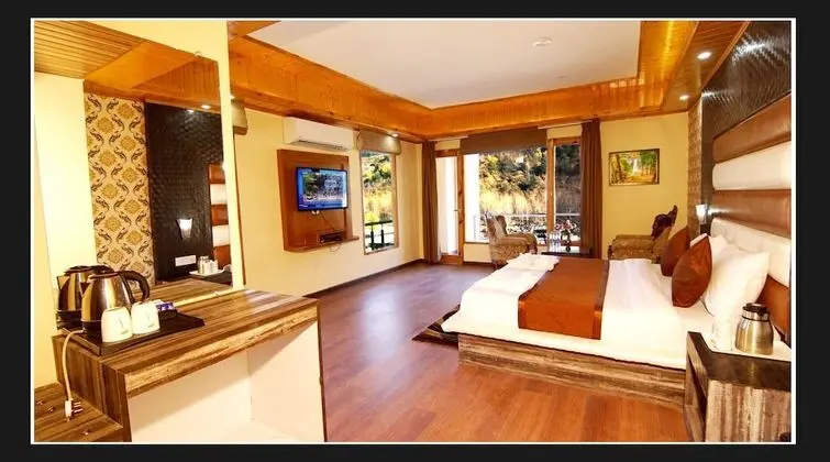 Luxury Oda
