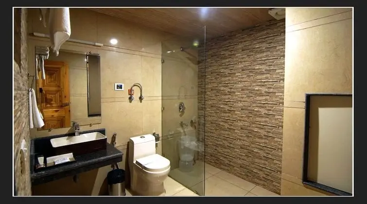 Luxury Oda