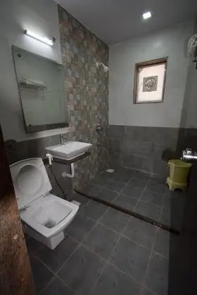 Basic Tek Büyük Yataklı Oda