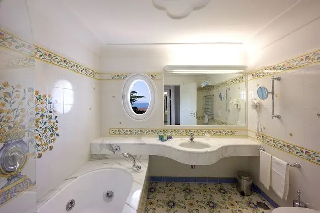 Classic Tek Büyük veya İki Ayrı Yataklı Oda, Balkon, Şehir Manzaralı