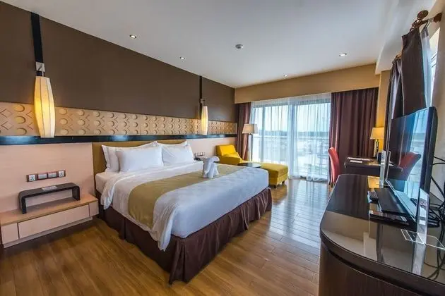 Deluxe Tek Büyük veya İki Ayrı Yataklı Oda, Bahçe Manzaralı, Göl Kenarı