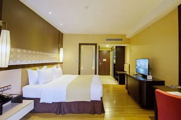 Deluxe Tek Büyük veya İki Ayrı Yataklı Oda, Bahçe Manzaralı, Göl Kenarı