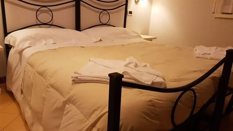 Standard Tek Büyük Yataklı Oda