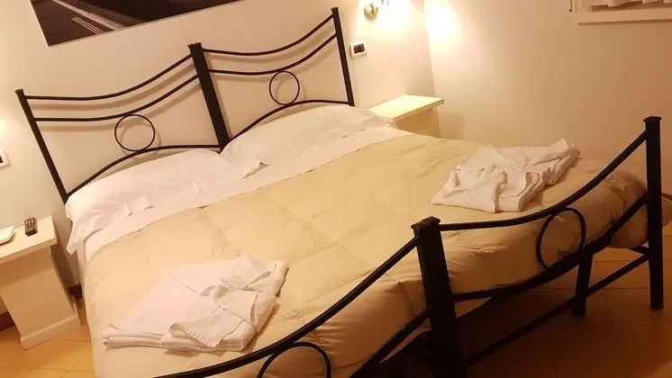 Standard Tek Büyük Yataklı Oda