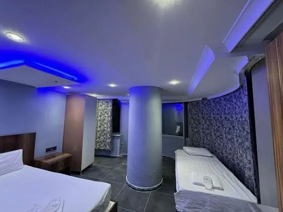 Aile Suiti, Sokak Manzaralı