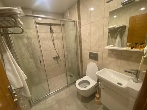 Üç Kişilik Oda