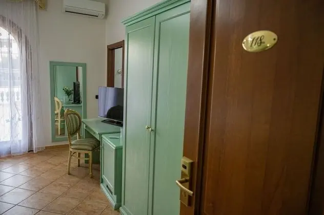 Economy Dört Kişilik Oda