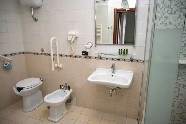 Economy Dört Kişilik Oda