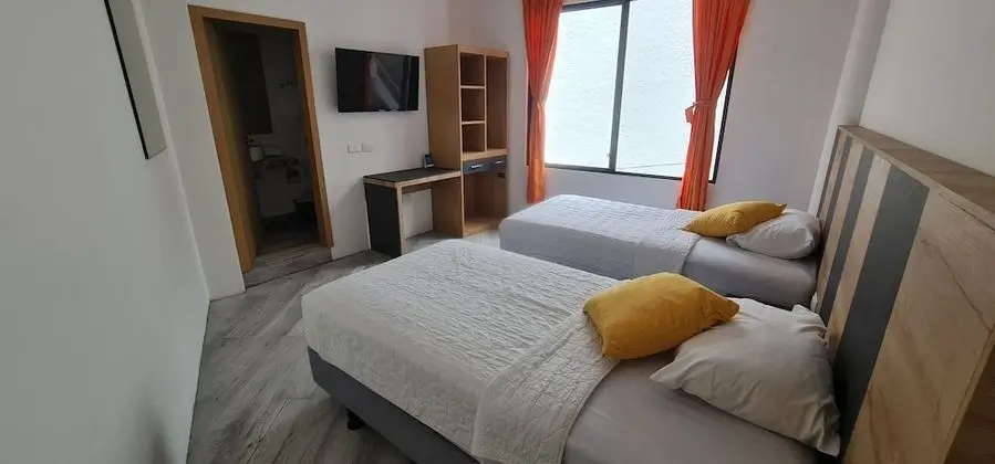 Comfort Tek Büyük veya İki Ayrı Yataklı Oda