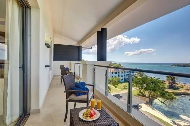 Luxury Penthouse One Bedroom Suite Ocean View Terrace Jacuzzi