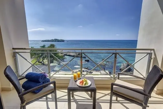 Sunset Ocean View Suite