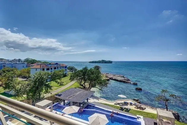 Sunset Ocean View Suite