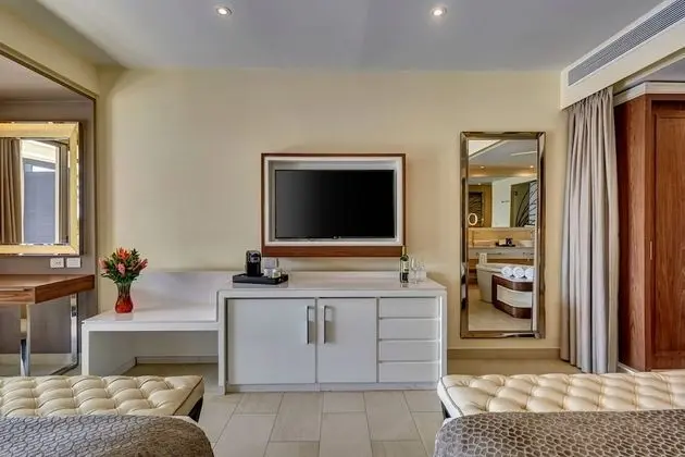 Sunset Ocean View Suite