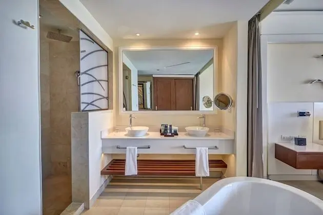 Sunset Ocean View Suite