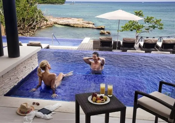 Sunset Swim Out Suite