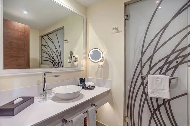 Sunset Swim Out Suite
