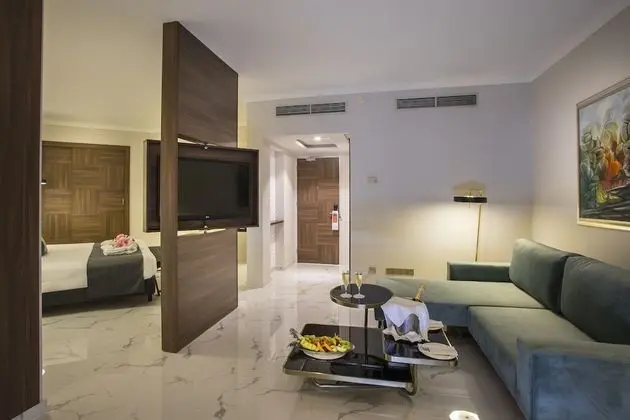 Executive Junior Suite, Sea View