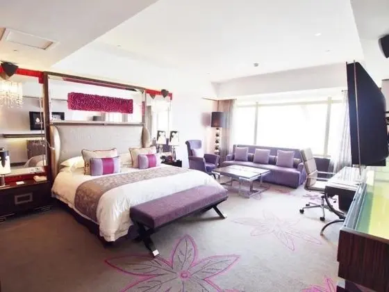 Superior King Bed