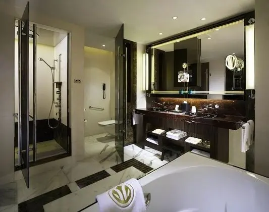 Superior King Bed