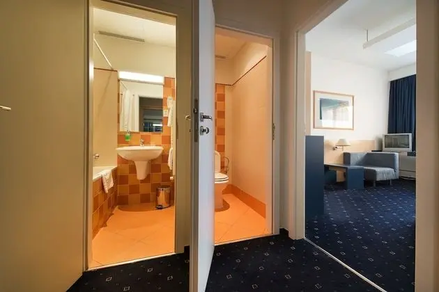 Comfort Üç Kişilik Oda, Şehir Manzaralı