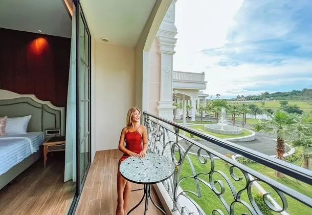 Luxury Tek Büyük Yataklı Oda
