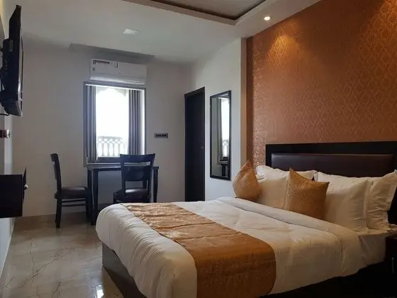 Deluxe Tek Büyük Yataklı Oda