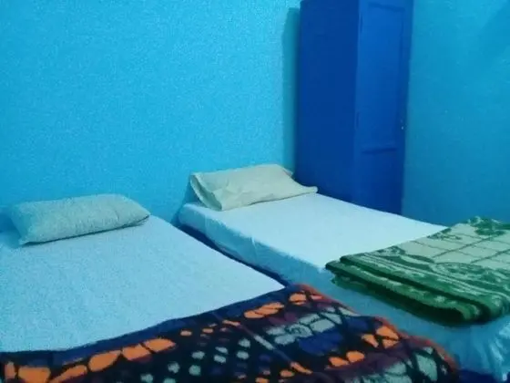 İki Ayrı Yataklı Oda, Ortak Banyo